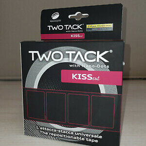 TWO TACK kiss cut